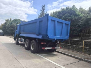 Camion benne minier d'occasion Sinotruk HOWO 371 400 Diesel 6X4 10 roues Euro2 avec conduite à gauche - Product Image 6