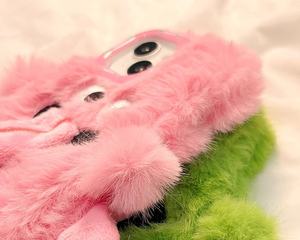 Vendita calda fantasiosa con linguetta di peluche <span class=keywords><strong>per</strong></span> coppie graziosa custodia <span class=keywords><strong>per</strong></span> telefono antiurto <span class=keywords><strong>per</strong></span> iPhone 15 14 13 12 Pro Max - Product Image 5