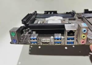 Carte mère de jeu Z390 d'occasion avec 64 Go de DDR4 LGA1151, prend en charge les processeurs Core de 9e et 8e génération, carte mère de jeu Z390 d'occasion - Product Image 3
