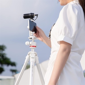 Ulanzi <span class=keywords><strong>Ombra</strong></span> Trípode <span class=keywords><strong>de</strong></span> Viaje <span class=keywords><strong>de</strong></span> Aluminio con Rótula Giratoria <span class=keywords><strong>de</strong></span> 360 Grados 8kg Capacidad <span class=keywords><strong>de</strong></span> Carga para Fotografía y Videografía (Blanco) - Product Image 3