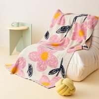 Couverture en polyester tricotée personnalisable, service OEM, super douce, anti-boulochage, lavable en machine, couverture de canapé pour la maison, cadeau, SNK