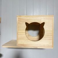 Arbre à chat mural moderne en bois massif - Édition Noël avec griffoir réglable en hauteur, maison et lit pour chat, jouets interactifs