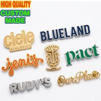 Badges en métal personnalisés en émail, logo script, lettres 3D en relief, plaqué or, pour sacs et vestes, articles de mode en gros