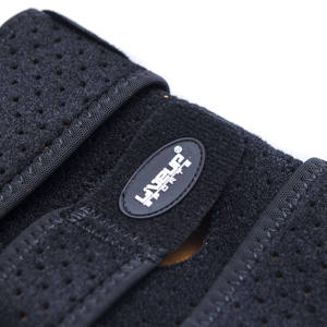 دعامة ركبة خفيفة الوزن وناعمة وقابلة للتنفس بثلاثة خطوط، متوفرة بالجملة من المصنع، لتخفيف آلام الركبة مع أحزمة قابلة للتعديل - Product Image 3