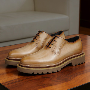Chaussures pour hommes en cuir véritable luxueuses - Chaussures Oxford en cuir uni fabriquées à la main - Chaussures habillées pour affaires - Style estival - Product Image 3