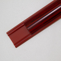 Goulotte de câblage en PVC imitation bois avec autocollant de fixation