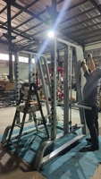 Rack de musculation tout-en-un multifonction avec machine Smith, équipement de gym commercial pour l'entraînement complet du corps