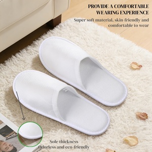 कस्टम लोगो थोक आराम होटल चप्पल ब्रश कपड़े पहने हुए कपड़े के रंग विरोधी पर्ची डिस्पोजेबल मखमली अतिथि चप्पल - Product Image 4