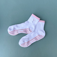 Chaussettes antidérapantes personnalisées respirantes en tricot à compression pour yoga et pilates avec grip pour jeunes et enfants