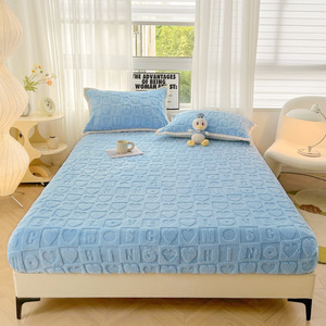2025 amour forme motif lait velours Taffre couleur unie sculpté lit chapeau trois pièces ensemble drap-<span class=keywords><strong>housse</strong></span> - Product Image 5