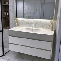 Set Kabinet Kamar Mandi PVC Custom Finish Dengan Cermin Anti-Kabut Pintar, Kabinet Wastafel Gantung Dinding