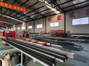 Tienda Puerta corredera automática de vidrio de aluminio Centro comercial Exterior Partición dorada Puertas correderas laterales giratorias Precios - Product Image 3