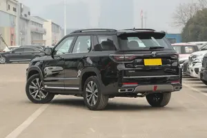 Changan CS95 SUV 2.0T 233hp Nouvelles voitures à essence avec boîte de vitesses automatique Voiture bon marché de la Chine