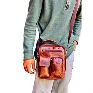 Bolso de Noche Elegante para Hombre de Cuero Genuino Hecho a Mano de Alta Calidad con Cierre de Cremallera, Estampados de Animales y Logotipo de Cadena, Impermeable - Product Image 4