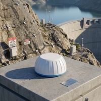 Détecteur de déplacement GNSS robuste Yunyi ZDHG-GP30 IP67 -40~85 1.7W faible consommation 4G/WiFi/LoRa 1-10Hz pour la surveillance à distance de la stabilité des pentes