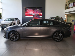 Changan UNI-<span class=keywords><strong>V</strong></span> 2024 <span class=keywords><strong>H</strong></span>íbrido EV Eléctrico Inteligente IDD Auto, Autonomí<span class=keywords><strong>a</strong></span> de 100 km, Blue Whale Premium Hatchback Zhejiang, Aceleración de 6.5s, 215 km/<span class=keywords><strong>h</strong></span> - Product Image 4