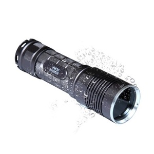 Lampe torche UV Yushi Pioneer VM30, lumière noire, test de fluoresscence, détection de fuites, détection de défauts par particules magnétiques - Product Image 1