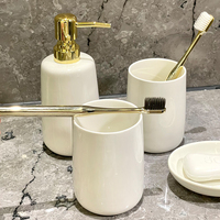 6 pièces ensemble de salle de bain minimaliste en céramique blanche avec plateau lavabo moderne avec distributeur de savon pour Studios Resorts Suites et Lofts