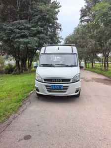 Camper d'<span class=keywords><strong>occasion</strong></span> IVECO PowerDaily modèle 2016, 6 places, conversion personnalisée, moteur diesel, boîte manuelle. - Product Image 2