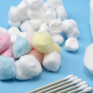 Bastoncini di Cotone Ecologici Eastcare in Bambù, Bianchi a Doppia Punta in Contenitore per Cura del Viso e della Pelle - Product Image 1