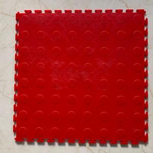 Azulejos de suelo de garaje autonivelantes de diseño moderno Pisos de PVC de vinilo PP con instalación de clic <span class=keywords><strong>para</strong></span> garajes detallados - Product Image 2