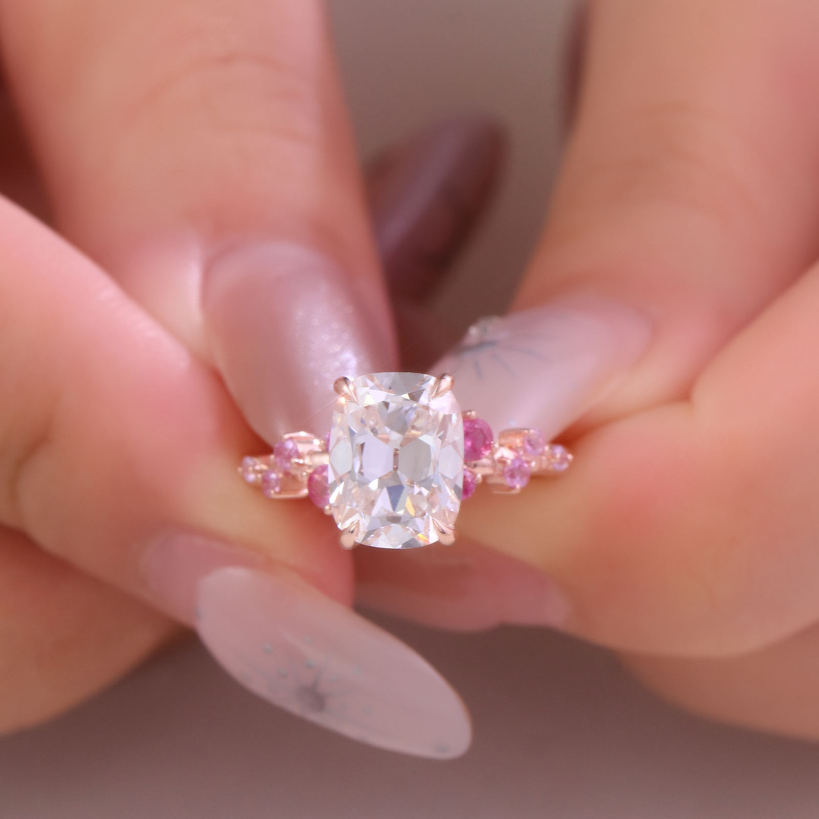 Or 14 carats + diamant de laboratoire taille coussin OMC 3 ct sans certificat IGI