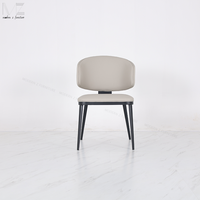 Chaise de Salle à Manger Minimaliste de Restaurant, Hôtel Nordique Moderne de Luxe en Métal et Cuir Synthétique Rembourré