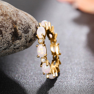 Anello H251 con Opale, Gioiello da Donna con Gemma Naturale Ovale, Montatura a Griffe, Anello di Moda per Matrimonio - Product Image 2