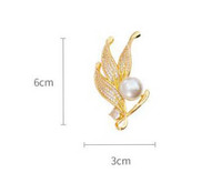 Luxe plein diamant feuille d'or broches broches mode perle femmes épinglette tempérament costume manteau accessoires pour la fête