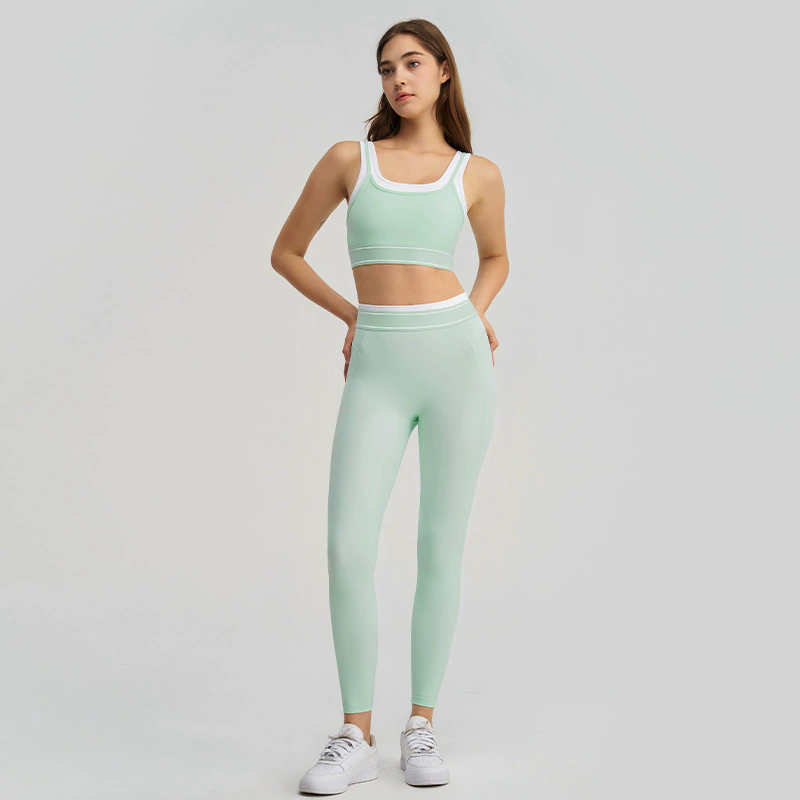 2-Piece High-Waist Activewear Set: side profile showing stretch, rise and leg-opening fit