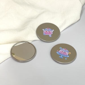 Modern stil Mini Metal cep aynası özel Logo taşınabilir kompakt tasarım kadın makyaj için seyahat hediyesi döküm Metal - Product Image 4