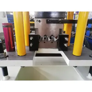 Hoge Efficiënte Wandhoek Plafondrooster Maken Rolvormmachine Voor Gipsplaat Accessoires