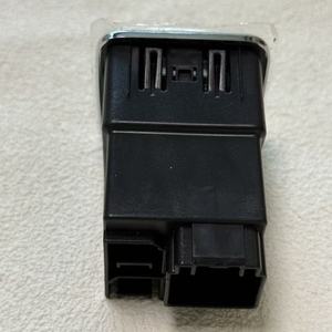 Port de charge frontal USB AUX compatible avec Jeep Cherokee Compass 2017-2021 5XG28DX9AD 5XG28DX9AC - Product Image 5