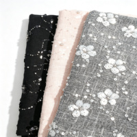 Tissu en tweed orné de paillettes florales délicates, 100% polyester, 220 g/m², 135 et 148 cm, tissu léger tissé, tissu de mode