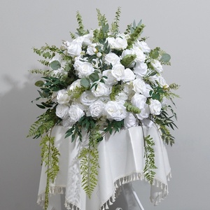 Arreglo de Rosas Blancas y <span class=keywords><strong>Eucalipto</strong></span> Artificiales Realistas Hechos <span class=keywords><strong>a</strong></span> Mano, Centro de Mesa de Flores de Estilo Europeo para Bodas - Product Image 4