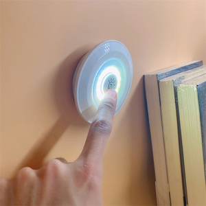 Lámpara de punto triple LED <span class=keywords><strong>con</strong></span> pilas inalámbrica adhesiva <span class=keywords><strong>con</strong></span> control remoto Luz de noche LED para dormitorio <span class=keywords><strong>con</strong></span> control remoto - Product Image 1