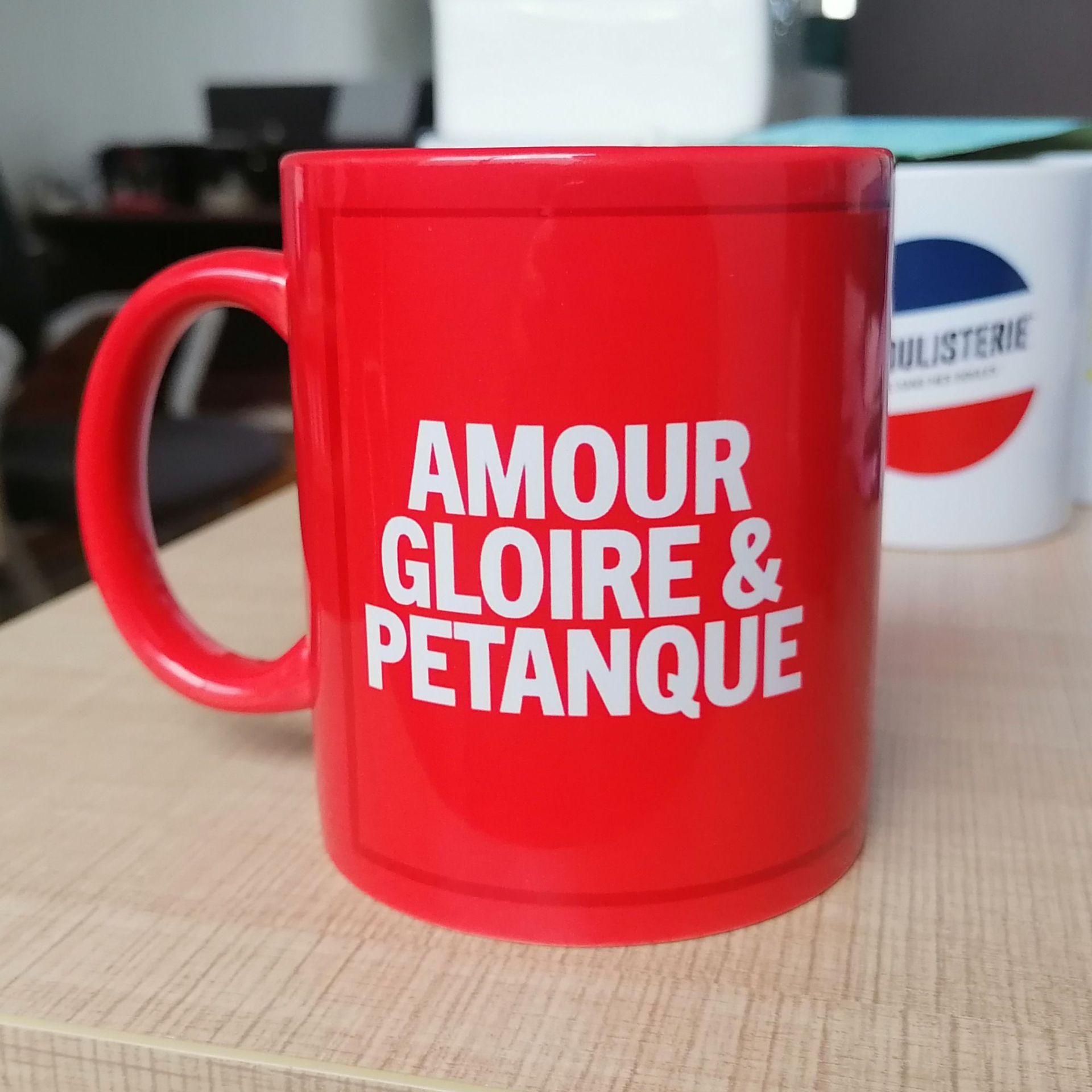 Tasse rouge en couleur + coffret cadeau