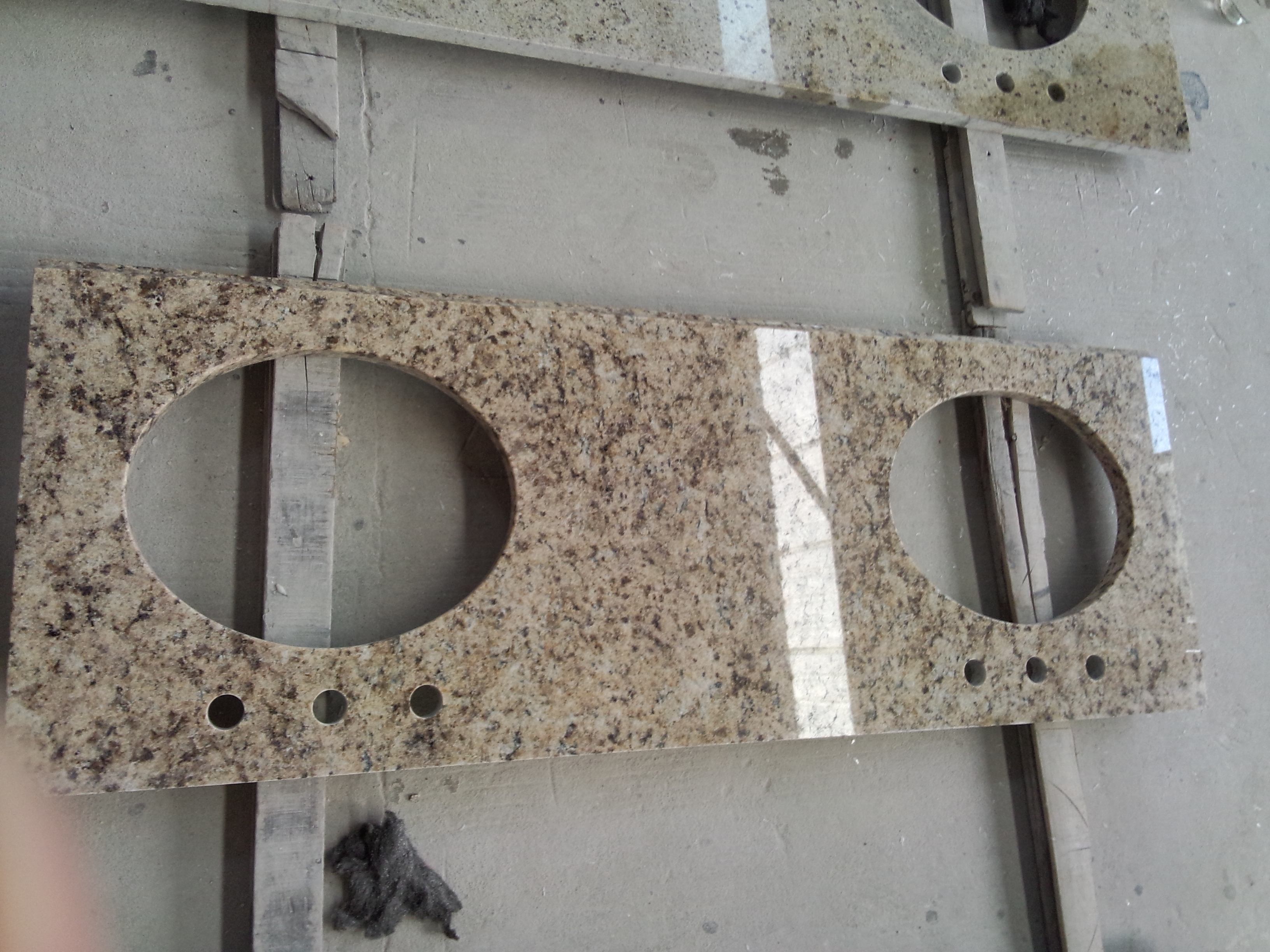 สีเหลือง