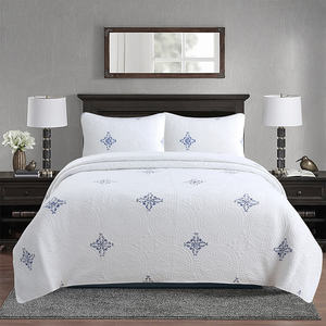 Couvre-lit matelassé blanc <span class=keywords><strong>de</strong></span> conception <span class=keywords><strong>de</strong></span> broderie <span class=keywords><strong>de</strong></span> <span class=keywords><strong>luxe</strong></span> ensemble <span class=keywords><strong>de</strong></span> literie matelassée <span class=keywords><strong>Florence</strong></span>, ensemble <span class=keywords><strong>de</strong></span> couvre-lit matelassé pour chambre à coucher - Product Image 3