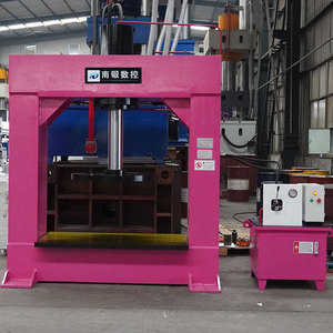 Presse à pneus pleins pour chariot élévateur de 200 tonnes avec moule 8-24 pour l'installation et le dé<span class=keywords><strong>montage</strong></span> des pneus pleins de chariot élévateur - Product Image 2