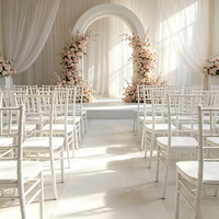 Chaises Chiavari empilables en PP acrylique pour la vente en gros, idéales pour la location commerciale, les mariages, les banquets d'hôtel, chaises en résine cristalline