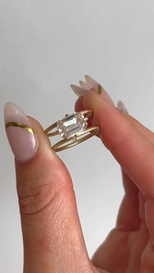 Anillo de Compromiso con Diamante Cultivado en Laboratorio, Corte Esmeralda, Oro Amarillo de 14K, Banda Abierta, Anillo de Novia Solitario para Mujer, Lujoso, Certificado IGI - Product Image 4