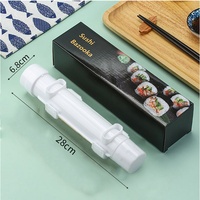 Outils à sushi en plastique écologiques populaires pour le commerce extérieur, gadgets de cuisine automatiques DIY, moules à boulettes de riz et tube à fusée