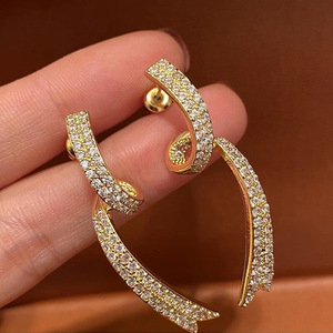 Boucles d'oreilles pendantes en ruban doré pour femmes, bijoux de mode - Product Image 1
