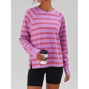 T-shirt rayé personnalisé pour femme à manches longues, col rond, manches raglan, coupe ample, décontracté, avec trous pour les pouces et fentes latérales - Product Image 3
