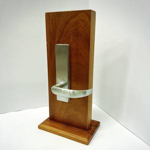 Manija de Puerta Moderna con Acabado Cromado Satinado, Juego de Cerradura de Embutir, Palanca de Aleación de Aluminio para Puertas Interiores de Dormitorio, Baño y Puertas de Madera - Product Image 1