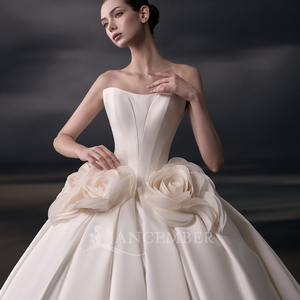 Lsgz12 Vestido de Novia Romántico Color Marfil Sin Tirantes con Rosetas 3D en la Cintura, de Satén, Estilo Princesa, Minimalista, con Cola Larga, Jancemebr - Product Image 2