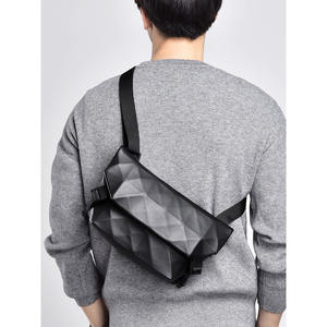 Sac banane de sport tendance pour homme avec logo personnalisé, qualité OEM, imperméable en PU, couleur unie, fermeture éclair - Product Image 3