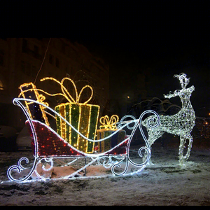 Créez une attraction photo festive avec un motif lumineux LED en forme de traîneau géant avec rennes - Product Image 1