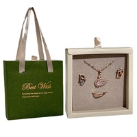 Boîte à bijoux en carton écologique portable avec revêtement UV, doublure en éponge, ruban intégré, ensemble d'emballage en papier violet pour mariage